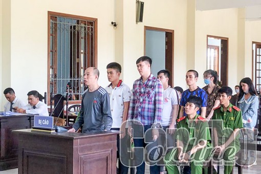 Thuê nhà làm tiền giả, lãnh án