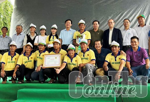 Nông dân tỉnh An Giang đoạt giải nhất Hội thi canh tác lúa thông minh thích ứng với biến đổi khí hậu vùng ĐBSCL