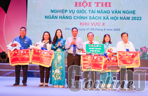 Kết thúc Hội thi Nghiệp vụ giỏi, tài năng văn nghệ Ngân hàng Chính sách xã hội năm 2022 khu vực X