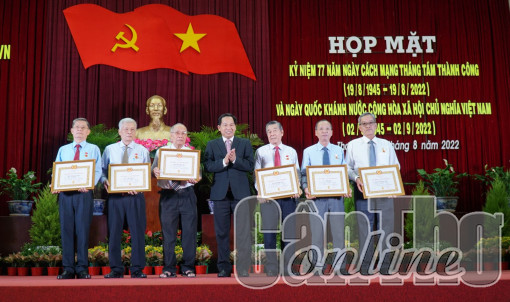 TP Cần Thơ long trọng kỷ niệm 77 năm Ngày Cách mạng tháng Tám thành công và Quốc khánh 2-9