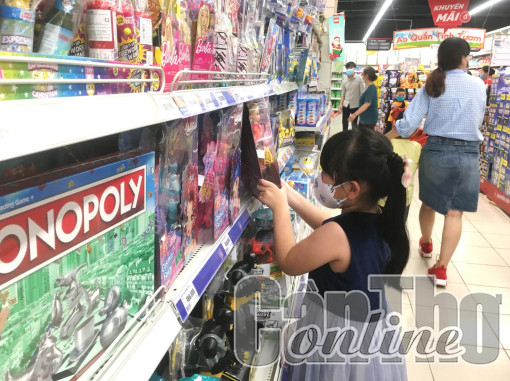 Đa dạng đồ chơi Tết Trung thu cho khách hàng “nhí”