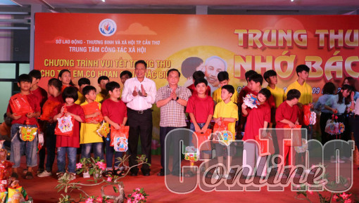 Nhiều hoạt động chăm lo Tết Trung thu cho trẻ em