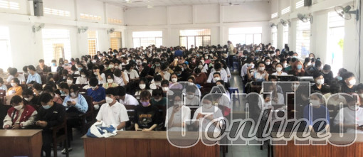 Tổ chức nhiều hoạt động hỗ trợ tân sinh viên