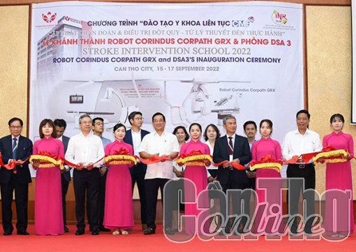 S.I.S Cần Thơ - bệnh viện đầu tiên ở Đông Nam Á đưa robot Corindus vào can thiệp mạch cho bệnh nhân