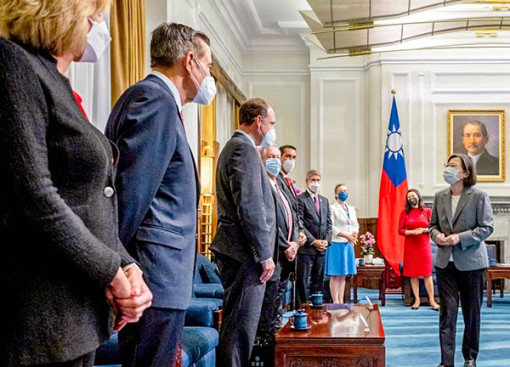 Mỹ từng bước công nhận Ðài Loan