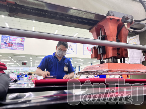 Xung kích, đổi mới, vững tin hội nhập<br>
Bài 4: Vững vàng hội nhập