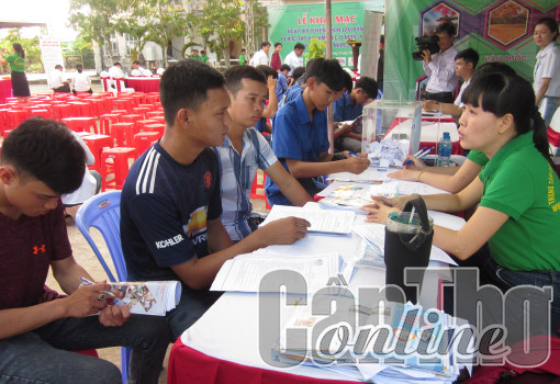 Định kỳ hằng tháng tổ chức phiên giao dịch việc làm ngoài nước