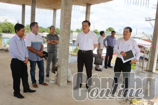 Lãnh đạo thành phố kiểm tra tiến độ thực hiện các công trình và giải ngân vốn đầu tư công tại Thốt Nốt