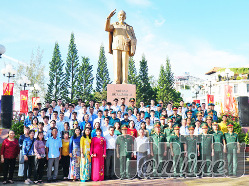 Bộ Chỉ huy Quân sự thành phố tổ chức lễ báo công dâng Bác