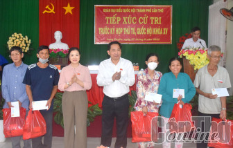 Đại biểu Quốc hội tiếp xúc cử tri quận Bình Thủy và huyện Vĩnh Thạnh