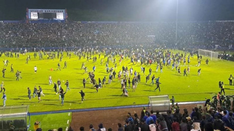 174 cổ động viên thiệt mạng trong một trận đấu bóng đá ở Indonesia