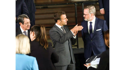 Phương Tây gia tăng áp lực lên Nga