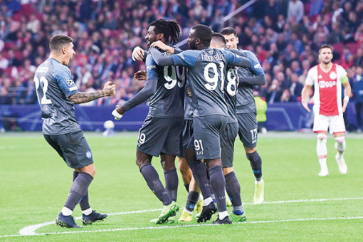 Napoli gây sốc cả châu Âu