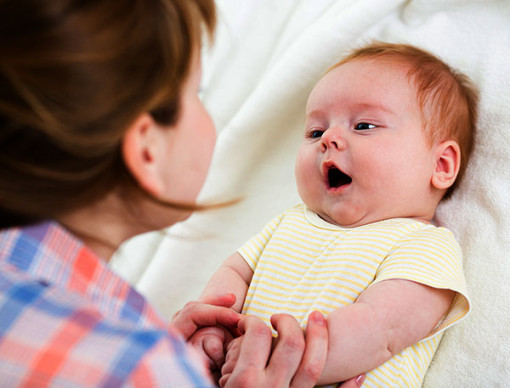 Tâm trạng của mẹ ảnh hưởng tới khả năng ngôn ngữ của con