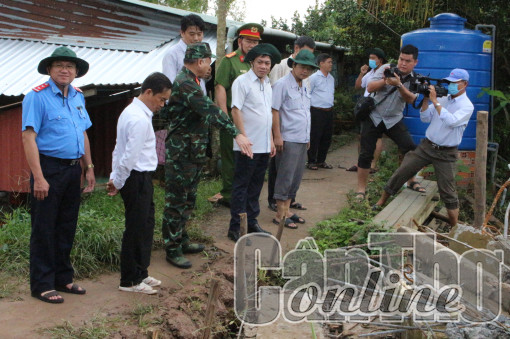 Huy động lực lượng ứng cứu tại các cồn và đường giao thông ngập sâu do triều cường