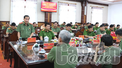 Ðoàn công tác Bộ Công an làm việc với Công an TP Cần Thơ