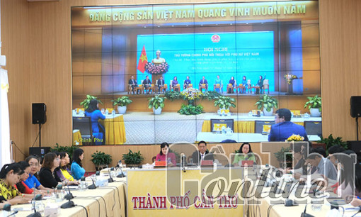 Thủ tướng Chính phủ đối thoại với phụ nữ Việt Nam