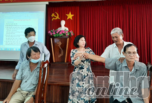 Nâng cao kỹ năng chăm sóc sức khỏe người cao tuổi