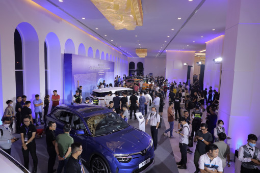 Cộng đồng VinFast TP.HCM phấn khích trong lần đầu chiêm ngưỡng VF 9