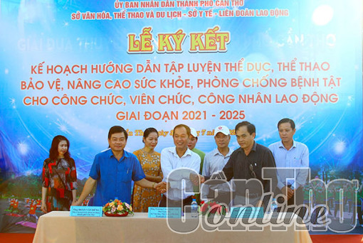 Sân chơi cho công đoàn viên, người lao động