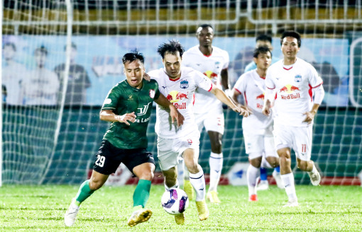 Bầu Đức lại đi sau bầu Hiển