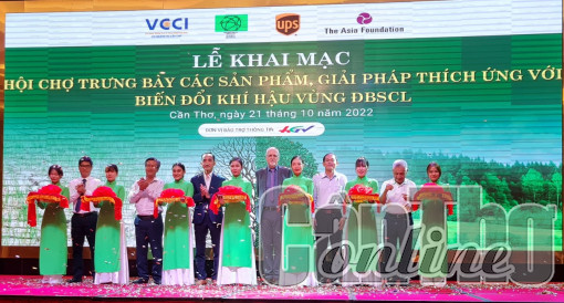 Khai mạc Hội chợ trưng bày các sản phẩm, giải pháp thích ứng biến đổi khí hậu vùng ĐBSCL