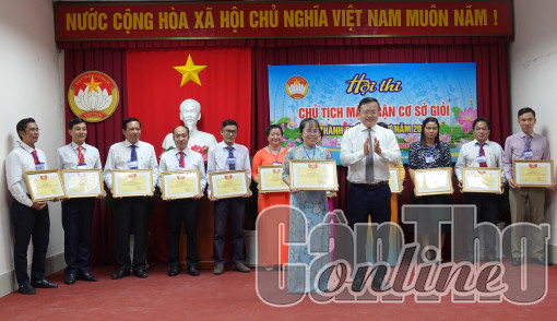 Thí sinh Lê Giang Thanh, Chủ tịch Ủy ban MTTQVN phường Hưng Lợi, đoạt giải Nhất