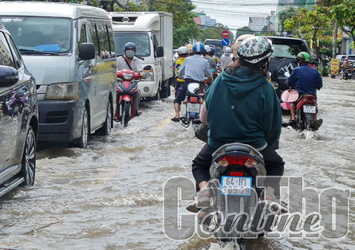 Triều cường đầu tháng 10 âm lịch sẽ lên cao xấp xỉ triều cường rằm tháng 9 âm lịch