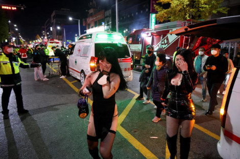 Giẫm đạp kinh hoàng ở Seoul, hàng trăm người thương vong
