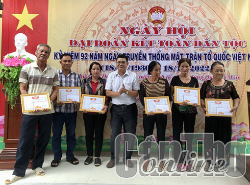 Vui Ngày hội đoàn kết