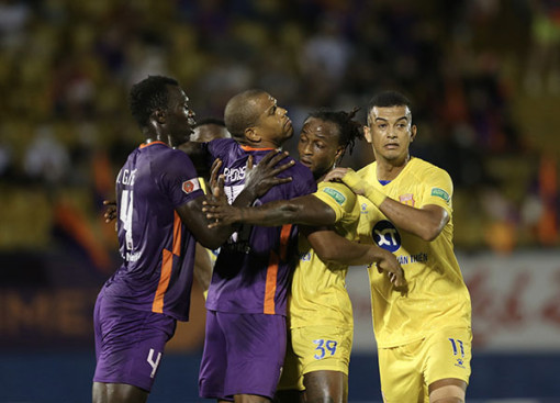 Nóng bỏng cuộc đua tiền thưởng và trụ hạng