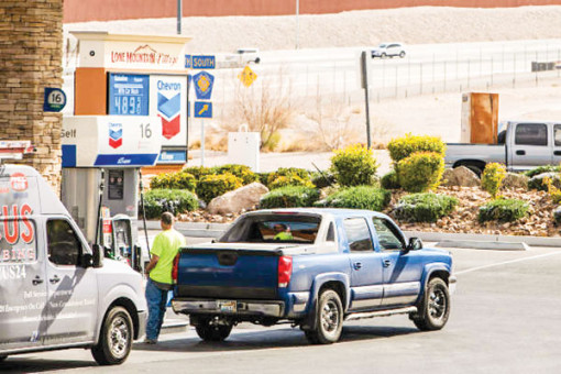 Ông Biden dọa tăng thuế thu nhập ngành dầu mỏ