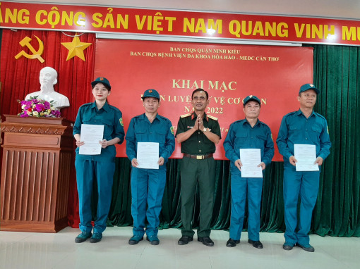 Thành lập trung đội tự vệ nữ tại bệnh viện