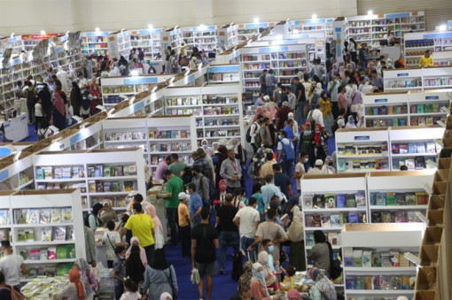 Giá giấy in khiến ngành công nghiệp xuất bản gặp khó