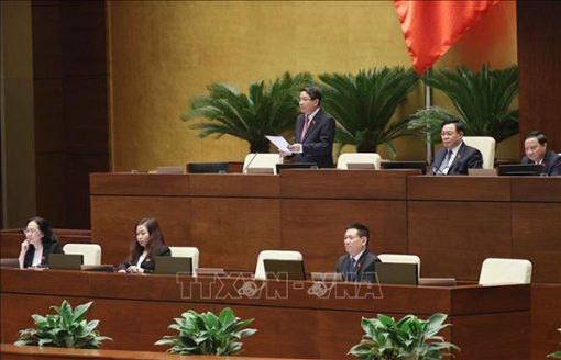 Quốc hội quyết nghị tăng lương cơ sở lên 1,8 triệu đồng từ ngày 1-7-2023