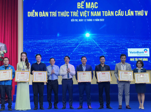 Trí thức trẻ Việt Nam khát khao cống hiến cho đất nước