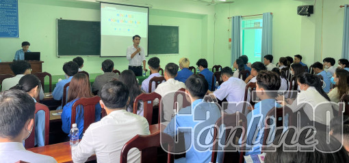 Nhiều hoạt động tuyên truyền kiến thức pháp luật, giáo dục sức khỏe cho sinh viên