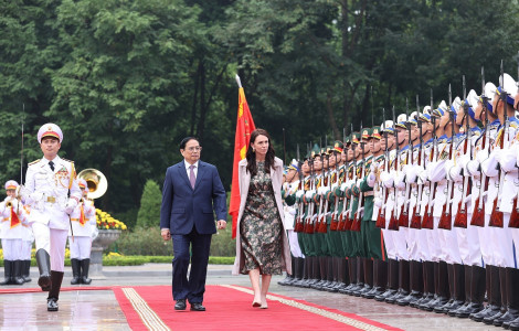 Thủ tướng Phạm Minh Chính chủ trì lễ đón Thủ tướng New Zealand thăm chính thức Việt Nam