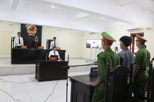 Tổ chức phiên tòa giả định