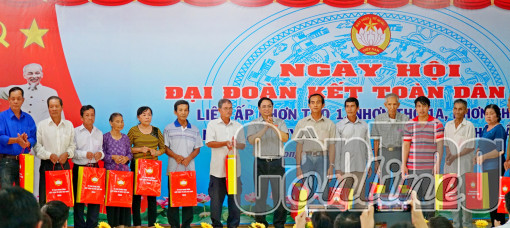 Thủ tướng Phạm Minh Chính dự Ngày hội Đại đoàn kết toàn dân tộc tại xã Nhơn Ái, huyện Phong Điền