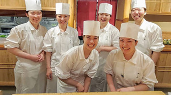 Phụ nữ Nhật muốn thay đổi định kiến trong nghề đầu bếp sushi