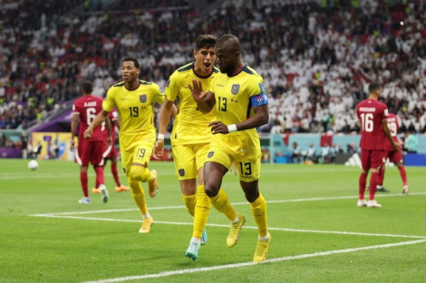 Valencia lập cú đúp, Ecuador khiến Qatar trở thành đội chủ nhà đầu tiên thất bại trận mở màn Cúp thế giới