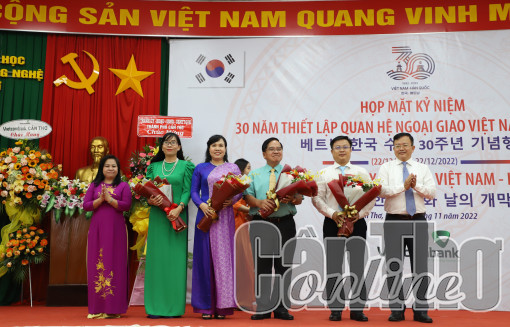Họp mặt kỷ niệm 30 năm thiết lập quan hệ ngoại giao giữa Việt Nam và Hàn Quốc