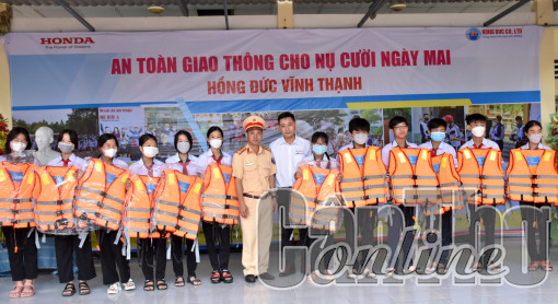 Hoạt động hưởng ứng Ngày thế giới tưởng niệm nạn nhân tử vong vì tai nạn giao thông