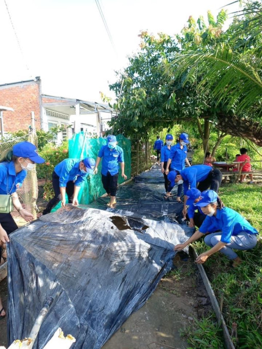 Đoàn viên, thanh niên tham gia đảm bảo an toàn giao thông