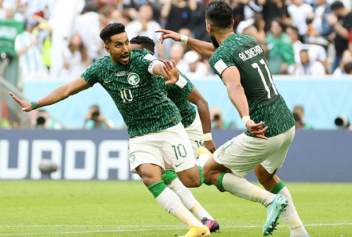 Gay cấn bảng C và D