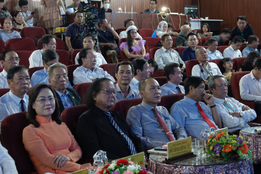 Người làm báo thi tài ca vọng cổ