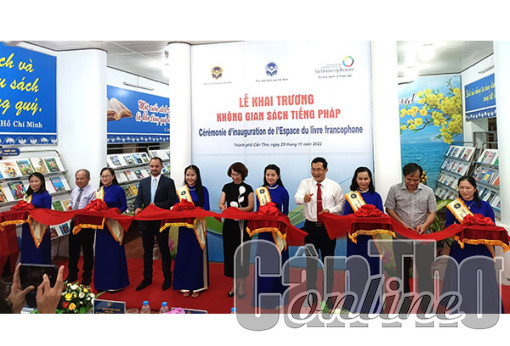 Khai trương “Không gian sách tiếng Pháp” tại Thư viện TP Cần Thơ