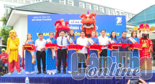 Ra mắt mô hình Chợ 4.0 - thanh toán không dùng tiền mặt, tại huyện Thới Lai