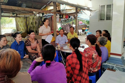 Phụ nữ Khmer ở ấp nghèo không còn nghèo